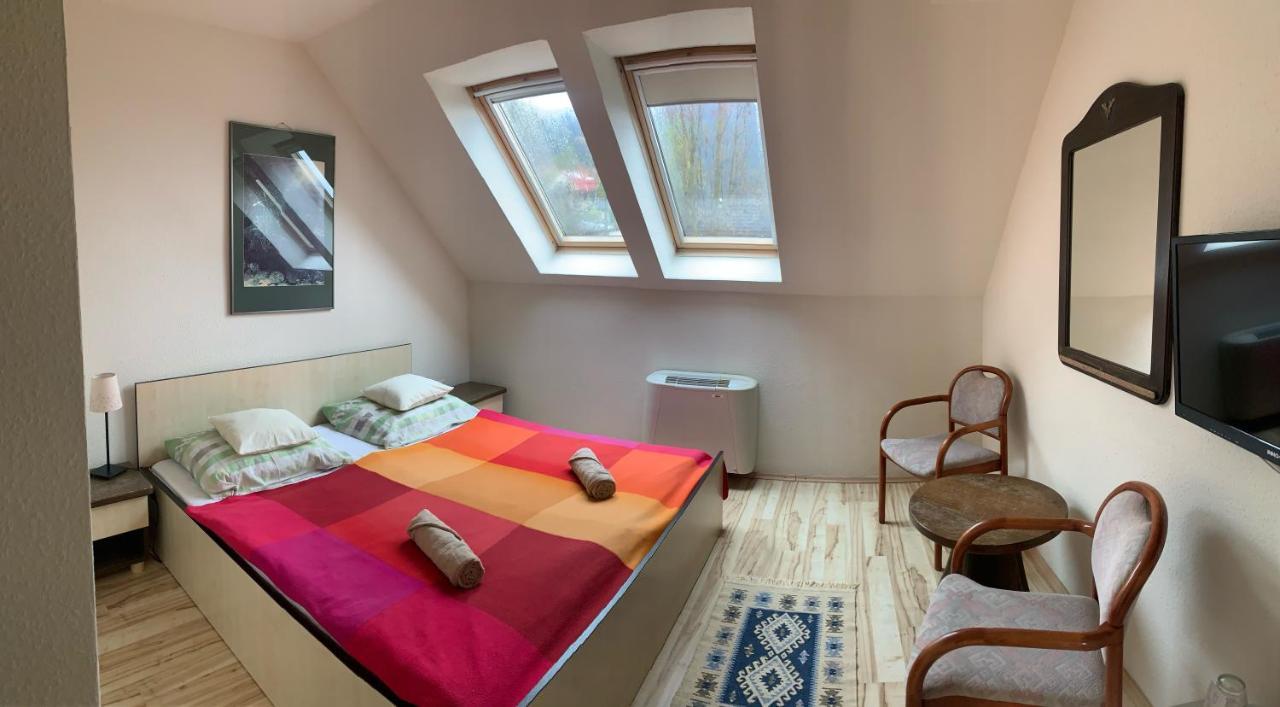 Tuenderszikla Panzio Bed & Breakfast Pilisjaszfalu Eksteriør bilde